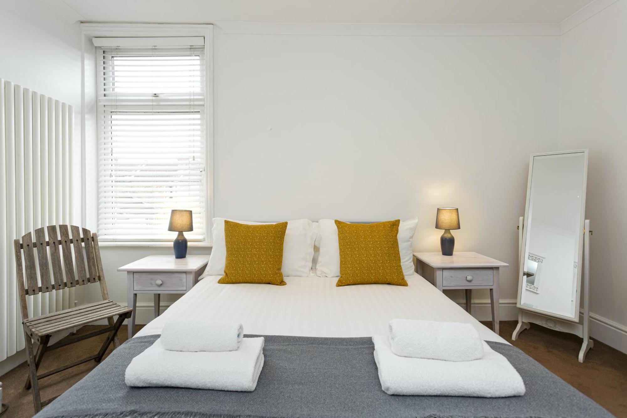 Percy Terrace - Charming 2 Bedroom Town House 朴次茅斯 外观 照片